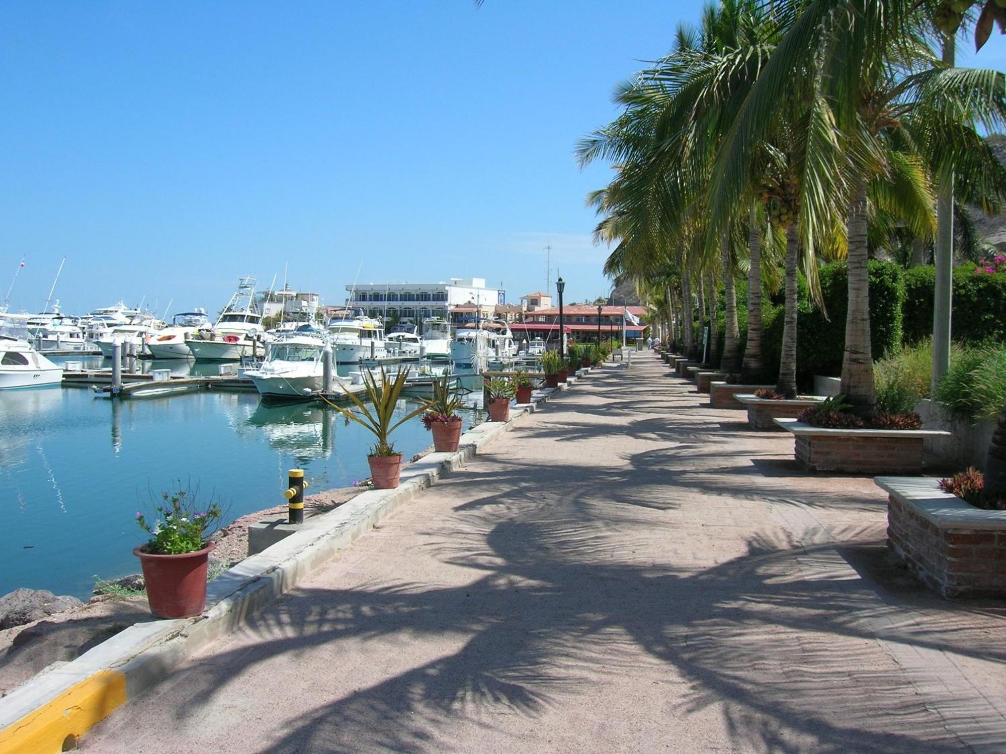 The Westmarine Waterfront Hotel La Paz Extérieur photo